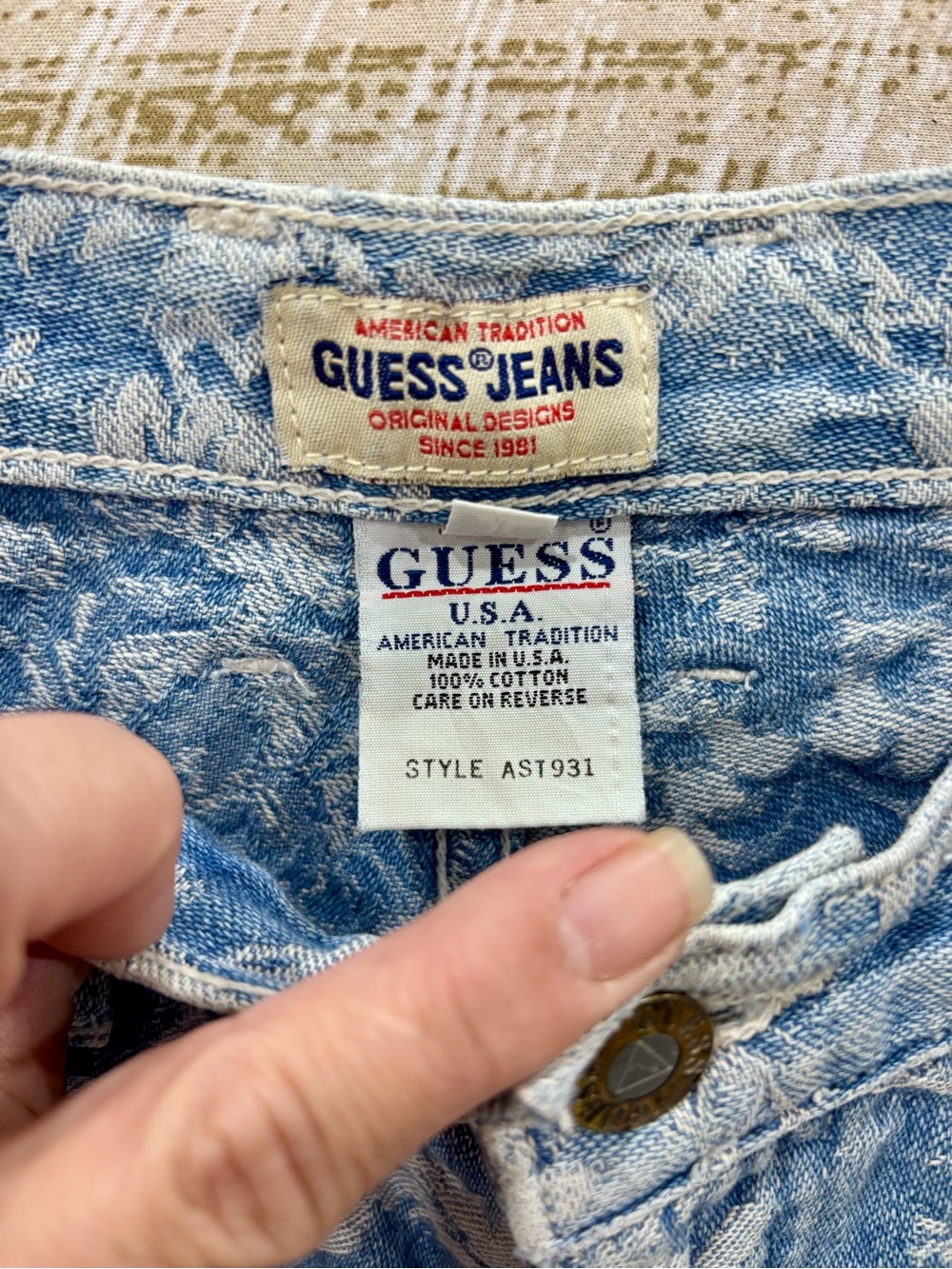 Rare vintage Guess Blue Floral-Print Denim Shorts - Picture 3 of 4